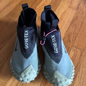 Nike ACG Gore-tex hiking shoe